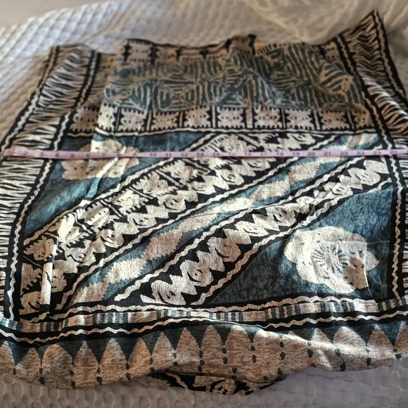 Hilo Hattie Hawaiian Original Men's Casual Button Down Shirt - Black and Brown - Picture 2 of 3